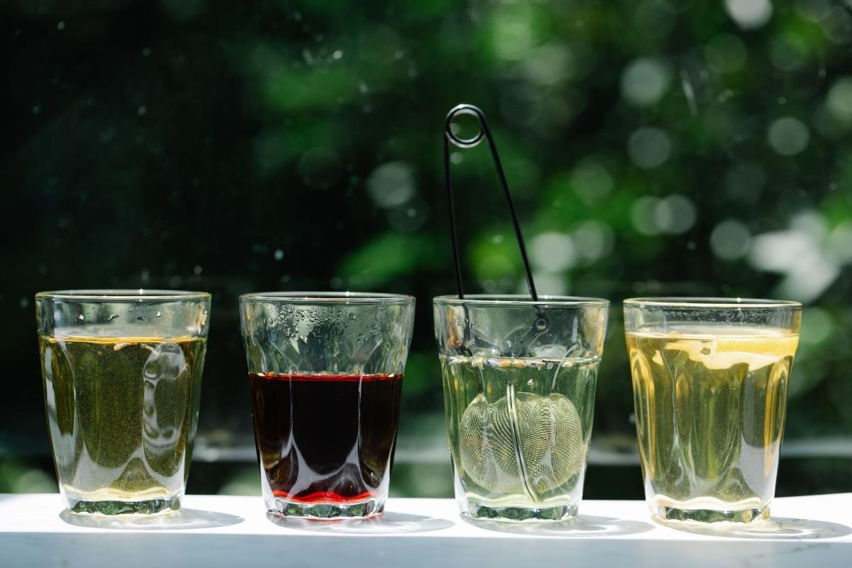 Herbal Infusions vs Regular Tea: Choosing the Right Daily Ritual for Your Wellness